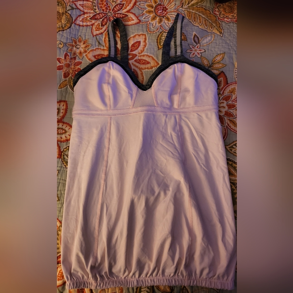 Lululemon workout top - Pink Size 8